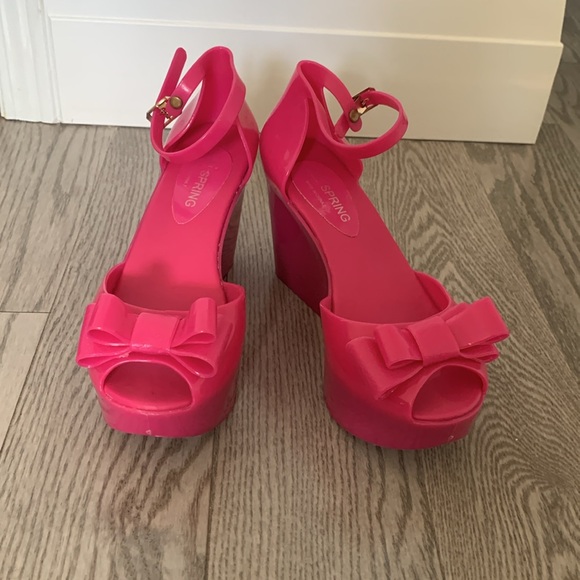 Call It Spring Pink Jelly Water Rubber Bow Wedge Size 37 - Picture 4 of 12